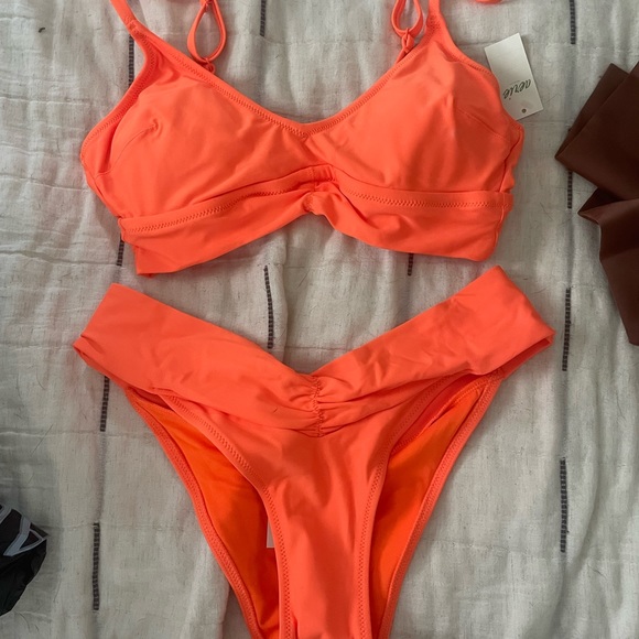 Aerie scrunch orange bathing suit - Picture 2 of 3